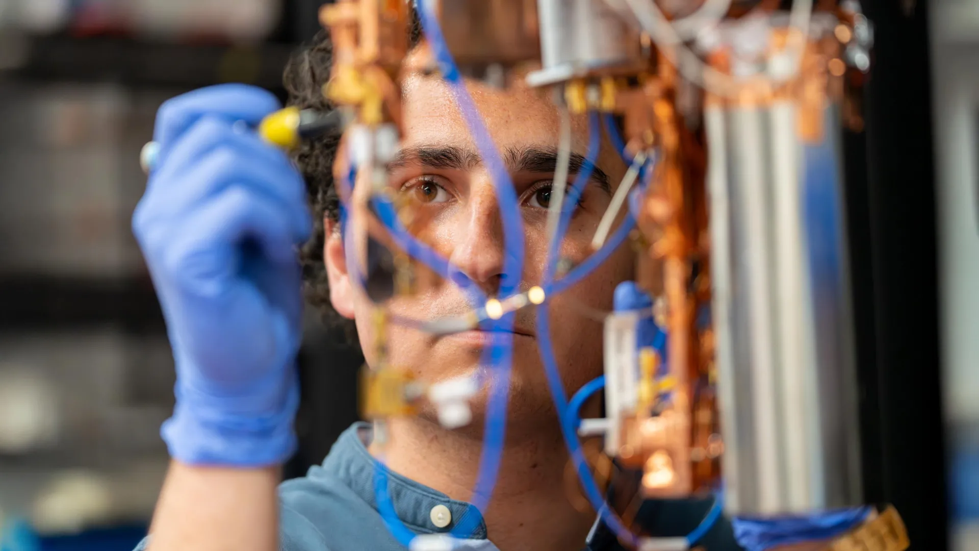 https://www.sciencedaily.com/images/1920/alejandro-andres-juanes.webp