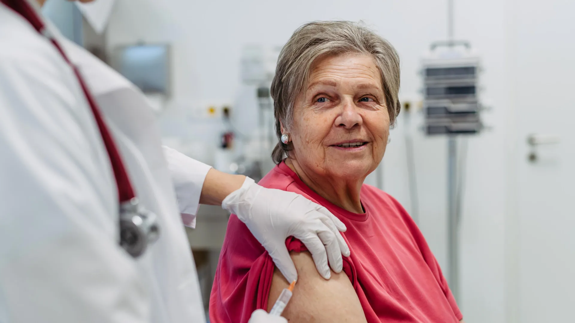 Shingles vaccine may slow biological aging and reduce inflammation | ScienceDaily