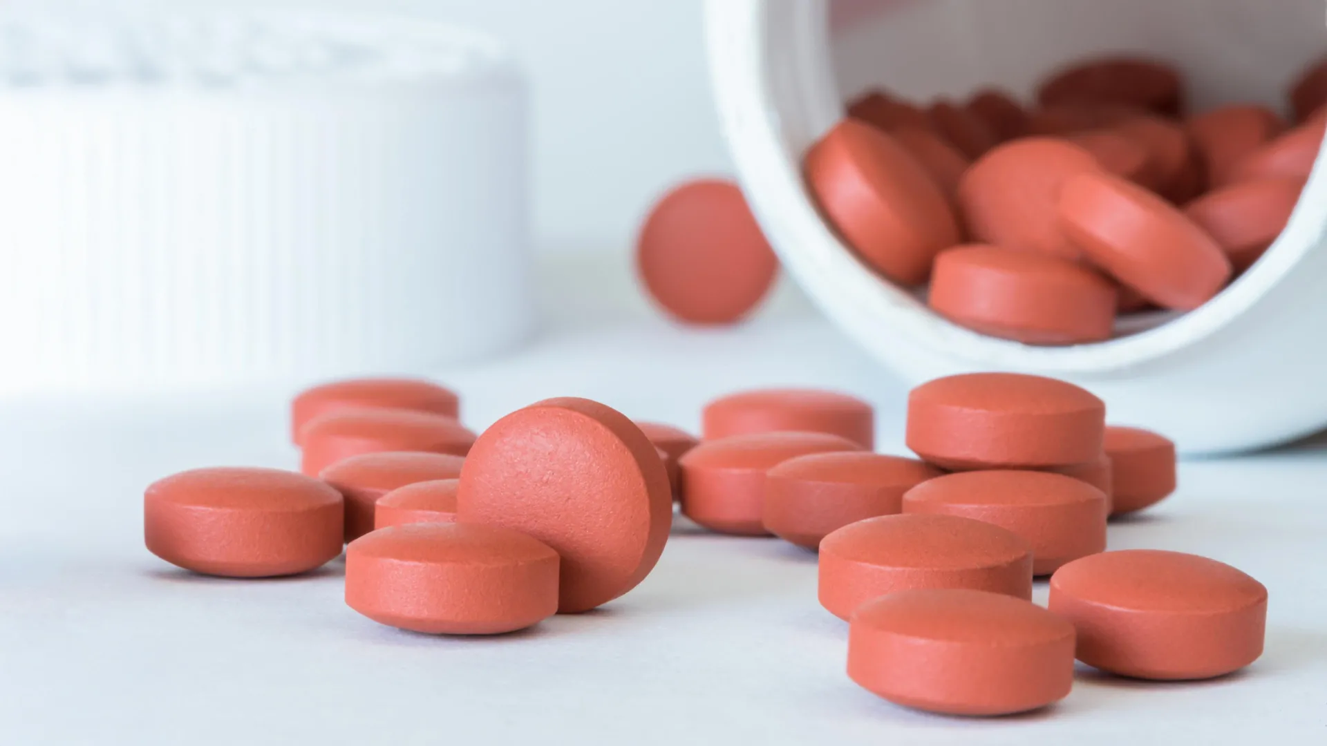 A Common Painkiller May Affect Cancer Risk