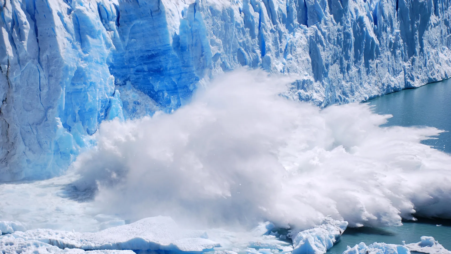 Scientists warn of 3,100 “surging glaciers” that can trigger floods and avalanches