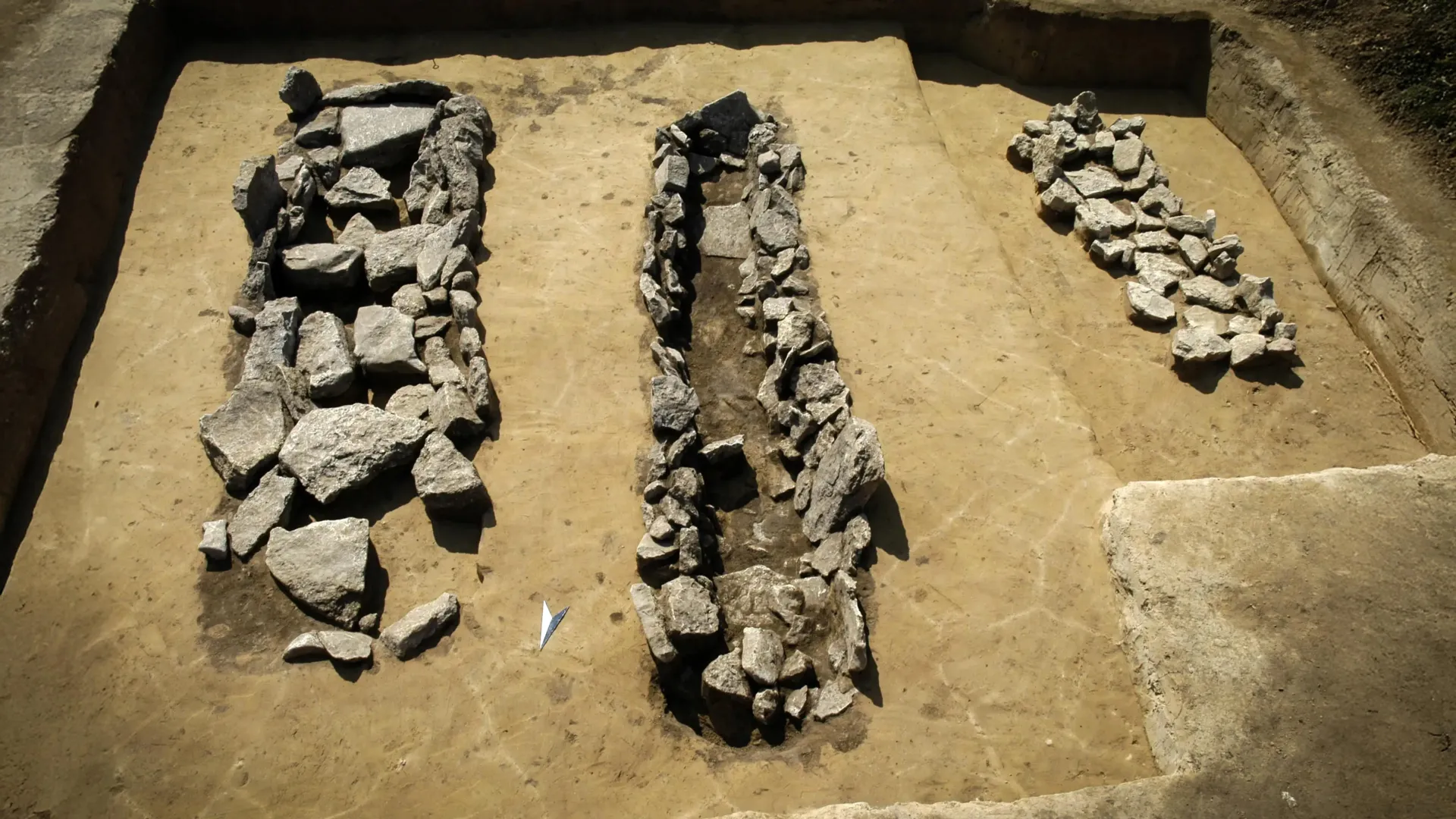 3,000-Year-Old Bronze Age Graves Uncover Europe’s Forgotten Civilization